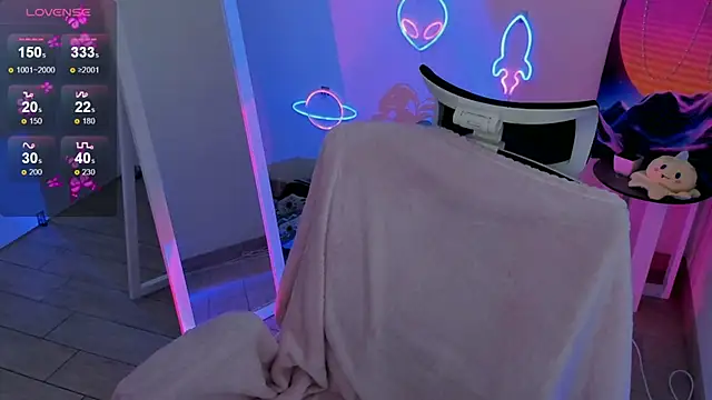 Snapshot of Fire_Bestie chatting on March 7, 4:55 pm Fire Bestie online show from March 7, 4:55 pm