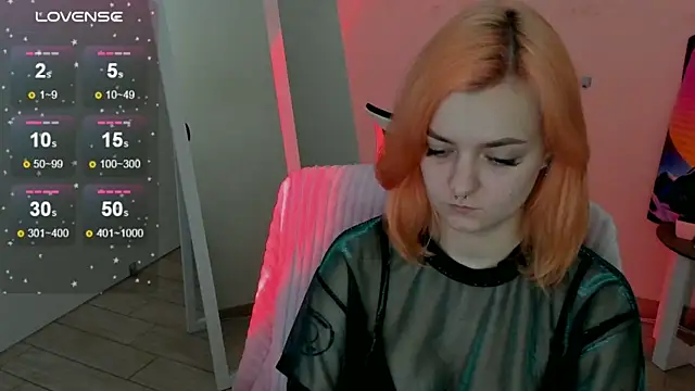 Snapshot of Fire_Bestie chatting on October 20, 1:11 pm Fire Bestie online show from October 20, 1:11 pm