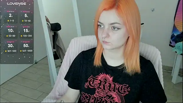 Snapshot of Fire_Bestie chatting on December 4, 1:53 pm Fire Bestie online show from December 4, 1:53 pm