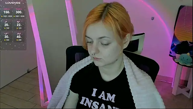 Snapshot of Fire_Bestie chatting on December 18, 2:34 pm Fire Bestie online show from December 18, 2:34 pm