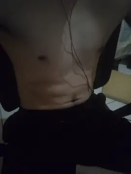 Snapshot of OliverWtdh chatting on April 1, 5:54 pm OliverWtdh online show from April 1, 5:54 pm