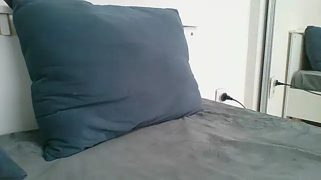 Snapshot of Emma_99 chatting on June 14, 7:21 am Emma 99 online show from June 14, 7:21 am