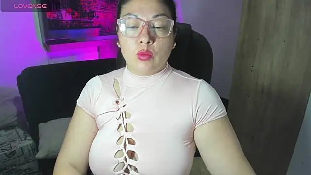 Snapshot of jessicarabbit_1 chatting on May 15, 11:34 pm jessicarabbit 1 online show from May 15, 11:34 pm