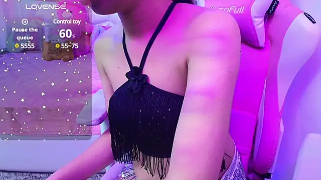 Snapshot of YourKusu chatting on January 29, 8:46 pm YourKusu online show from January 29, 8:46 pm