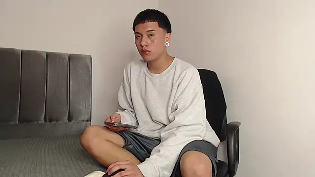 alex-lover online show from February 7, 4:48 am