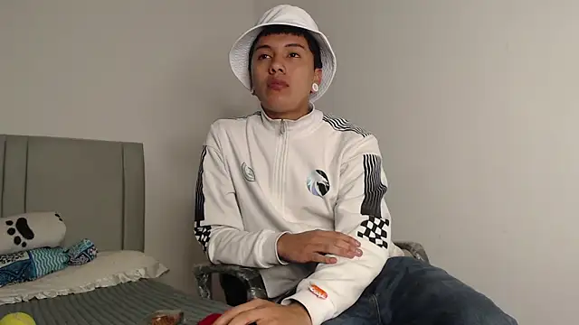 alex-lover online show from March 11, 3:12 am