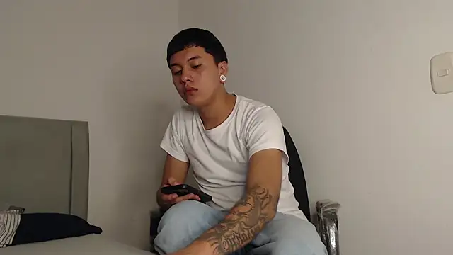 alex-lover online show from April 9, 3:39 am