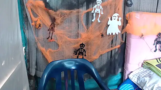 mom son dirty online show from October 31, 2:18 pm