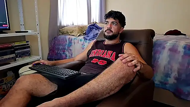 Snapshot of LUH133 chatting on January 6, 4:32 pm LUH133 online show from January 6, 4:32 pm