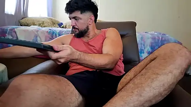 Snapshot of LUH133 chatting on January 12, 3:17 pm LUH133 online show from January 12, 3:17 pm