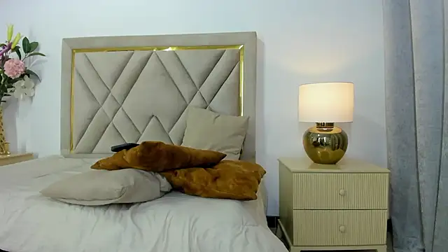 emily queen2 online show from January 15, 7:28 pm