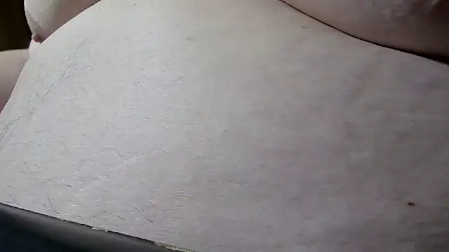 Snapshot of Belle_ley chatting on February 14, 6:32 am Belle ley online show from February 14, 6:32 am