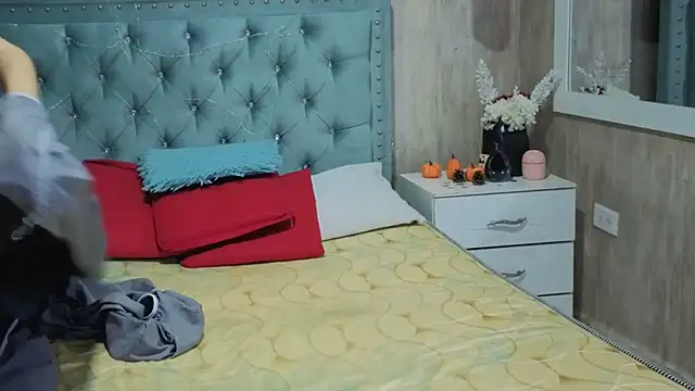 Snapshot of Marcelaa_fox chatting on March 4, 7:31 pm Marcelaa fox online show from March 4, 7:31 pm