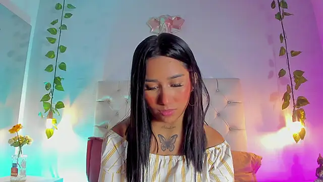 Snapshot of Isabella_Flowers chatting on February 4, 7:42 pm Isabella Flowers online show from February 4, 7:42 pm