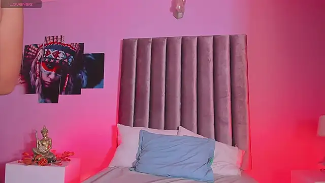 Snapshot of Isabella_Flowers chatting on April 16, 5:19 am Isabella Flowers online show from April 16, 5:19 am