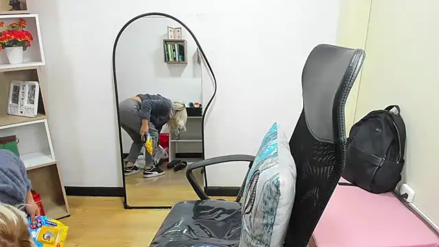 ConstansBlonde online show from January 30, 7:59 pm