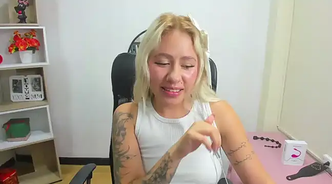 ConstansBlonde online show from February 5, 10:55 pm