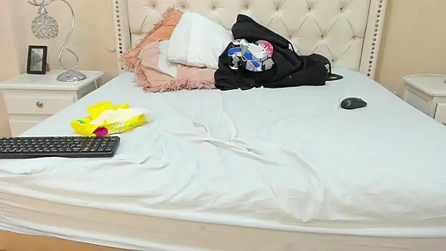 Snapshot of Matthew_Dixonn chatting on December 8, 11:46 am Matthew Dixonn online show from December 8, 11:46 am