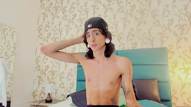 Snapshot of Matthew_Dixonn chatting on December 14, 2:12 am Matthew Dixonn online show from December 14, 2:12 am