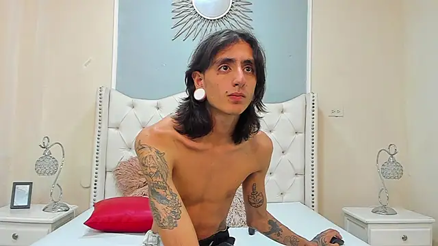 Snapshot of Matthew_Dixonn chatting on December 18, 4:09 am Matthew Dixonn online show from December 18, 4:09 am