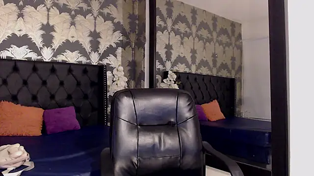 Snapshot of Matthew_Dixonn chatting on January 17, 5:32 am Matthew Dixonn online show from January 17, 5:32 am