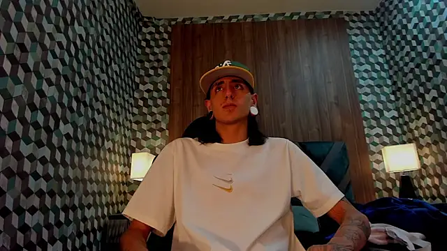 Snapshot of Matthew_Dixonn chatting on January 25, 9:57 pm Matthew Dixonn online show from January 25, 9:57 pm