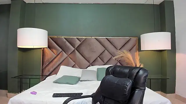 Snapshot of Matthew_Dixonn chatting on February 7, 9:48 pm Matthew Dixonn online show from February 7, 9:48 pm