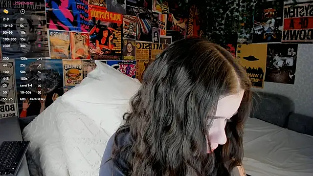 Snapshot of Butterflys1268 chatting on March 15, 7:59 pm Butterflys1268 online show from March 15, 7:59 pm
