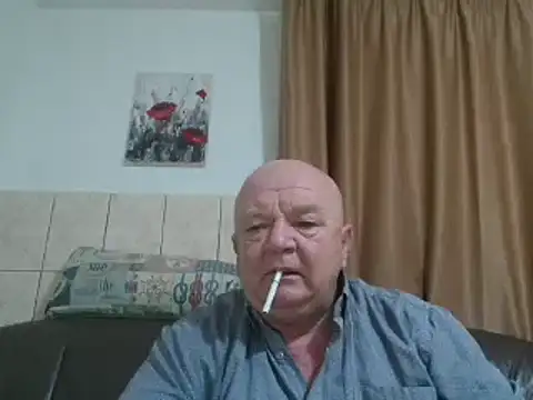 Snapshot of fullballs6 chatting on December 27, 3:09 am fullballs6 online show from December 27, 3:09 am