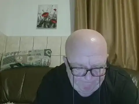 Snapshot of fullballs6 chatting on January 14, 1:04 am fullballs6 online show from January 14, 1:04 am