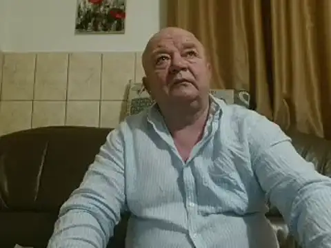 Snapshot of fullballs6 chatting on February 22, 2:50 am fullballs6 online show from February 22, 2:50 am