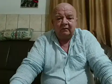 Snapshot of fullballs6 chatting on February 27, 3:04 am fullballs6 online show from February 27, 3:04 am