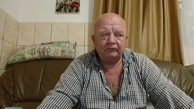 Snapshot of fullballs6 chatting on September 12, 12:55 am fullballs6 online show from September 12, 12:55 am