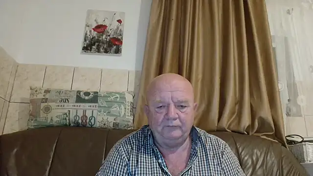 Snapshot of fullballs6 chatting on October 7, 2:20 am fullballs6 online show from October 7, 2:20 am