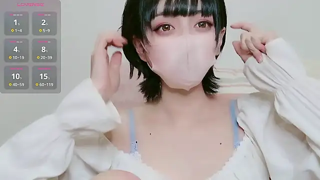 Snapshot of cohaku_329 chatting on February 8, 11:13 am cohaku 329 online show from February 8, 11:13 am