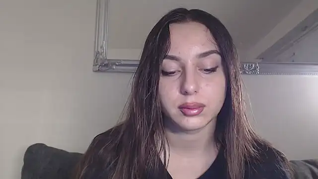 courtneyPerfect online show from December 19, 7:51 am