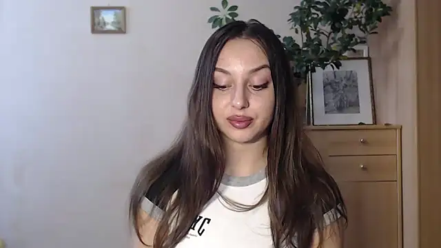 courtneyPerfect online show from January 15, 11:53 am