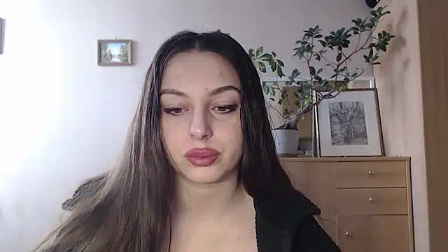 courtneyPerfect online show from January 28, 7:43 am