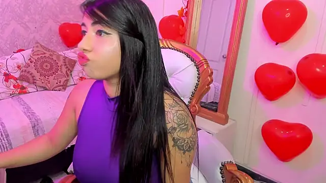 Snapshot of Sexy_cristall_ chatting on February 21, 8:05 pm Sexy cristall online show from February 21, 8:05 pm