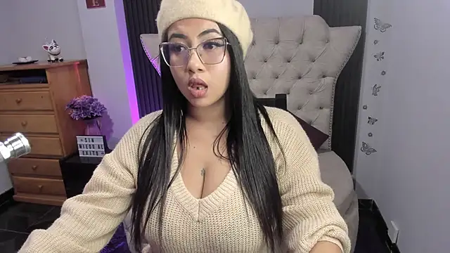 Snapshot of Sexy_cristall_ chatting on October 16, 11:28 pm Sexy cristall online show from October 16, 11:28 pm