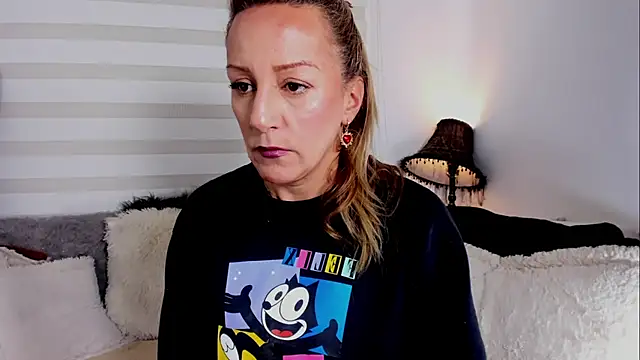 Snapshot of Sammykatt chatting on March 2, 5:09 pm Sammykatt online show from March 2, 5:09 pm