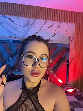 Snapshot of LylaLee111 chatting on May 26, 1:40 pm LylaLee111 online show from May 26, 1:40 pm
