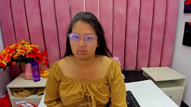 Snapshot of Miaa_Smiith_ chatting on September 18, 3:08 am Miaa Smiith online show from September 18, 3:08 am