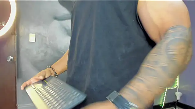 bradley smith online show from February 3, 5:51 am