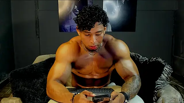 bradley smith online show from December 18, 8:04 pm