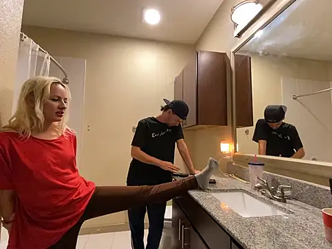 girlfriendmissy online show from January 7, 10:08 pm