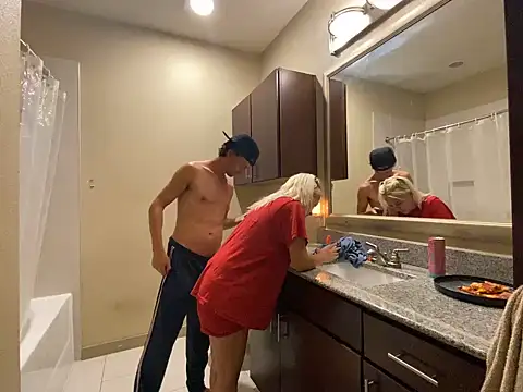 girlfriendmissy online show from March 21, 10:06 pm