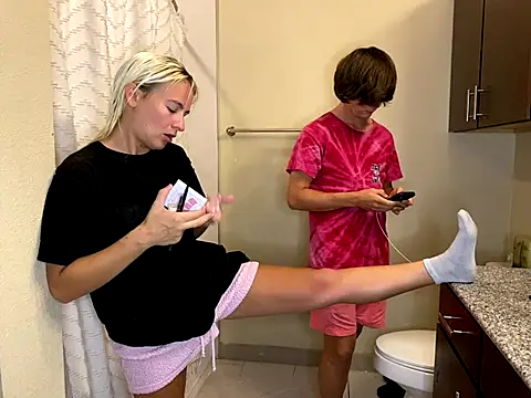 girlfriendmissy online show from September 12, 11:04 pm