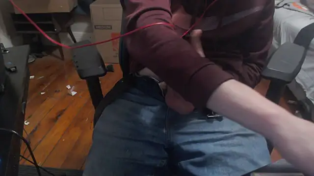 Snapshot of chicostick413 chatting on December 27, 11:31 pm chicostick413 online show from December 27, 11:31 pm