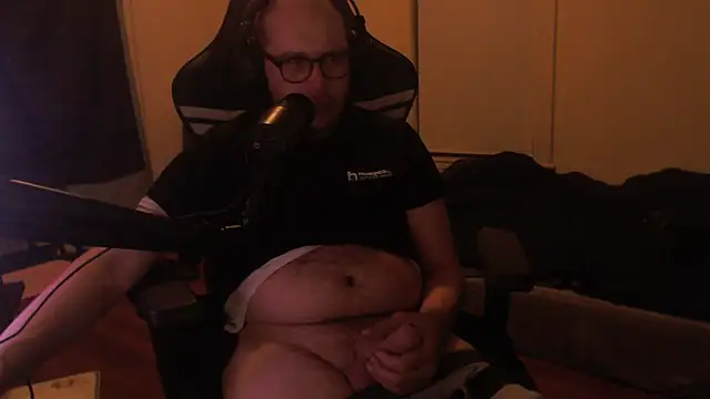 Snapshot of chicostick413 chatting on September 18, 2:35 am chicostick413 online show from September 18, 2:35 am